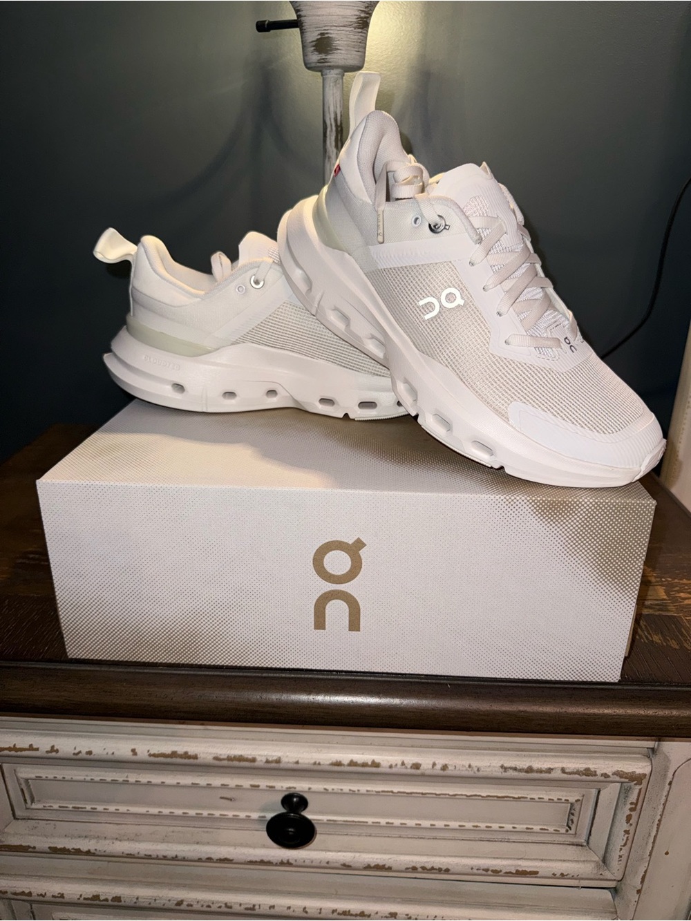 On Cloudpulse Next – Women’s Size 7.5 (White/Ice) BRAND NEW - Picture 2 of 10